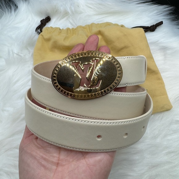 🌸SOLD🌸Louis Vuitton Cut Out Initiales Belt - Picture 15 of 15